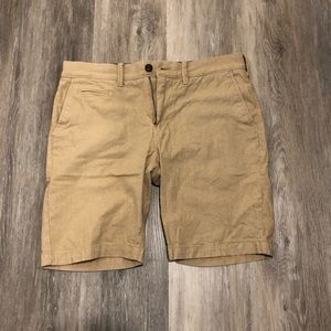 Khaki Textured Express Slim 31” Shorts 9” Inseam